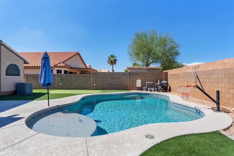 12312 W Edgemont AVE