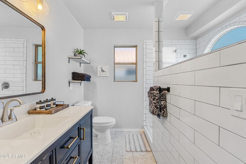 12312 W Edgemont AVE