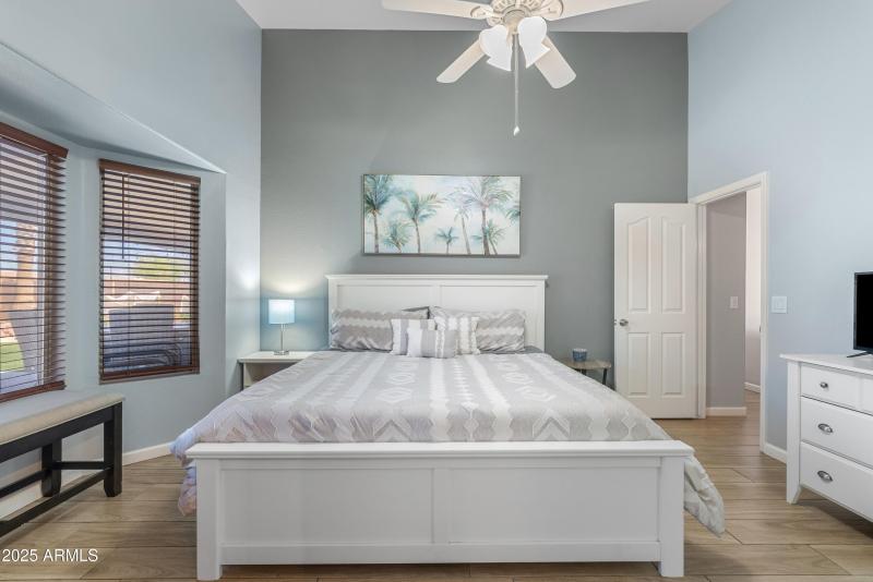 12312 W Edgemont AVE