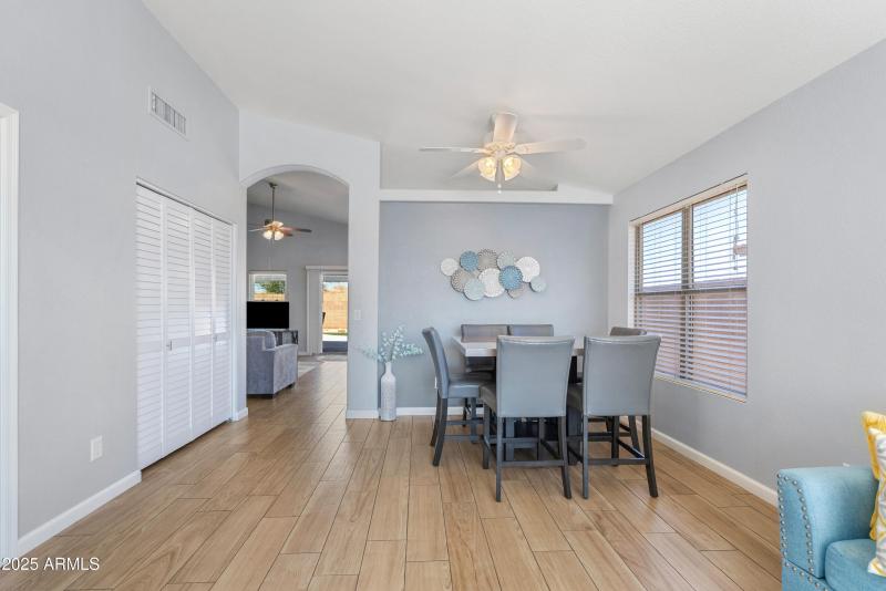 12312 W Edgemont AVE