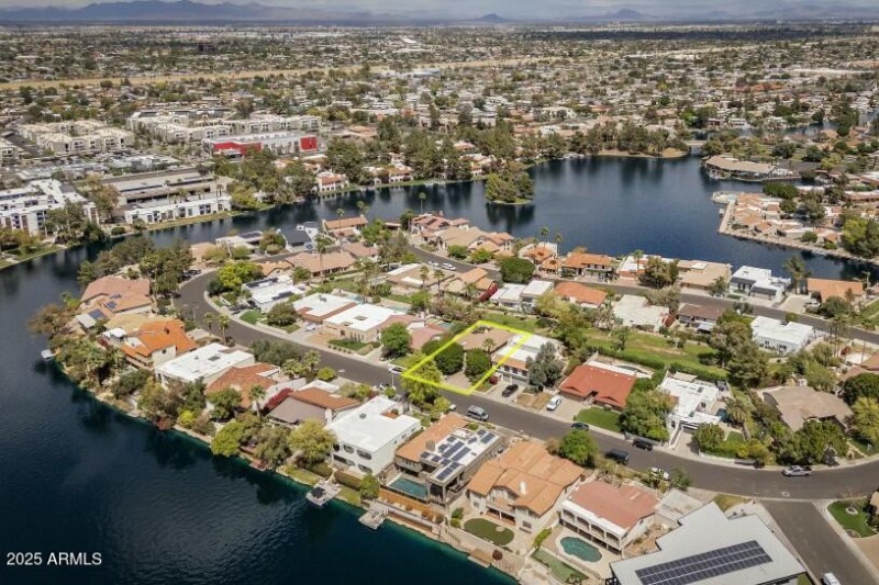 The Island @ The Lakes