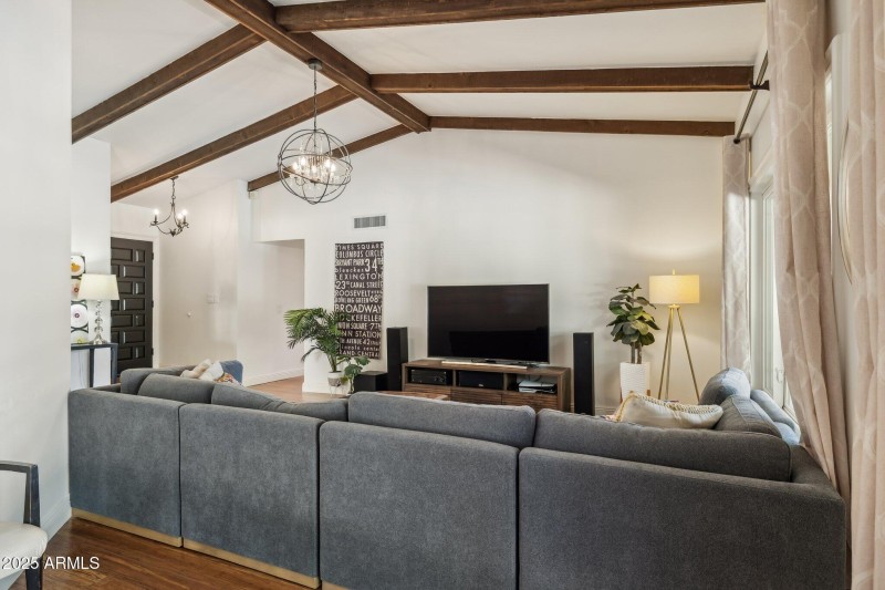 6-web-or-mls-8132-e-lippizan-trail