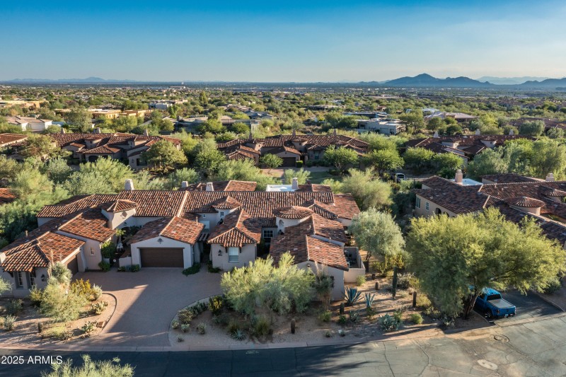 8905 E Mountain Spring Rd (4 of 52)