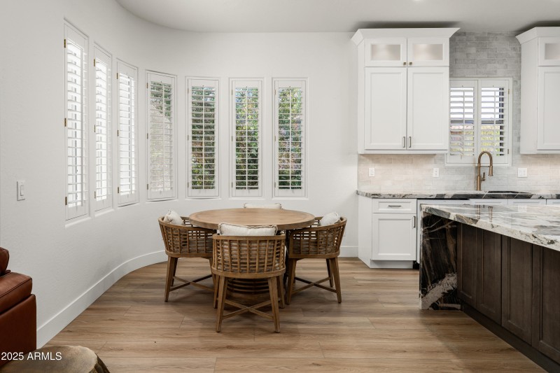 8905 E Mountain Spring Rd (15 of 52)