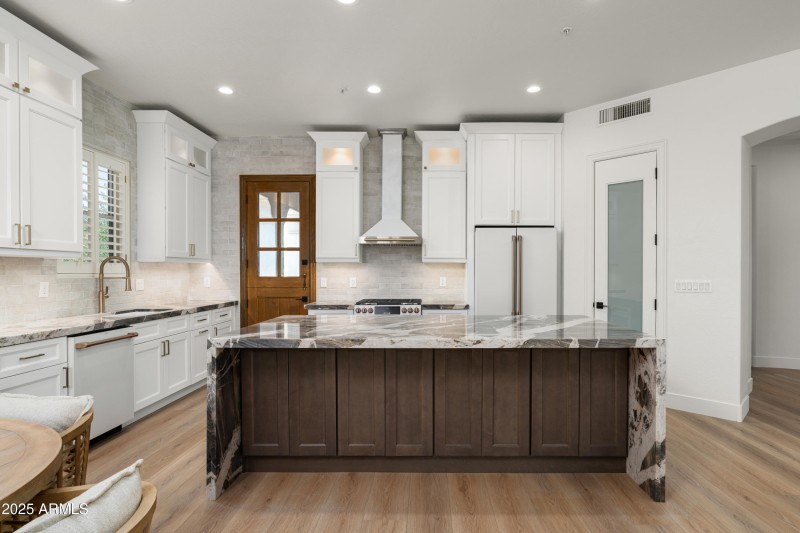 8905 E Mountain Spring Rd (16 of 52)