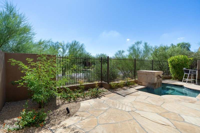 8905 E Mountain Spring Rd (46 of 52)