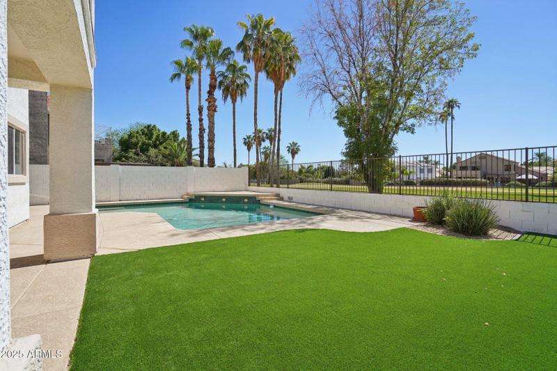 69-web-or-mls-W Aurora Dr-S0210-061