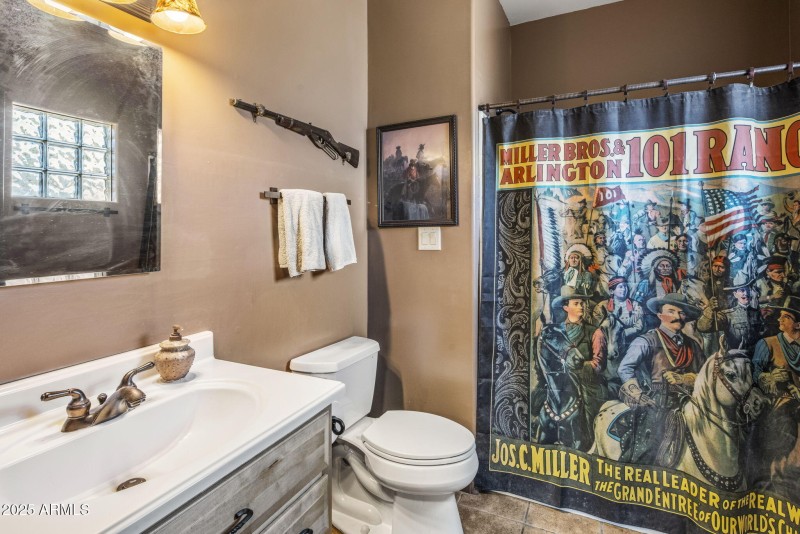 Bath with Shower in Office/Casita