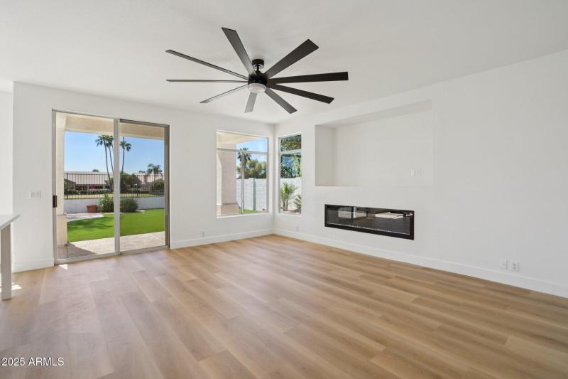 20-web-or-mls-W Aurora Dr-S0210-018