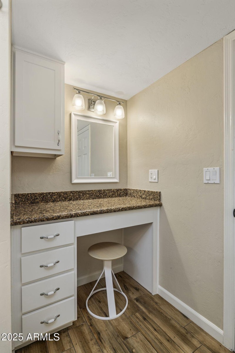 Master Vanity Counter