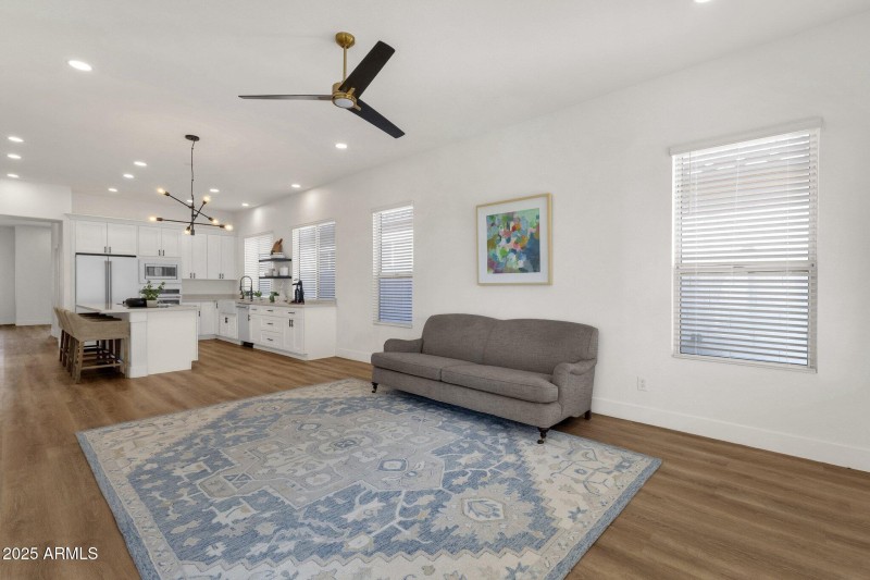 21-web-or-mls-389-w-fairway-pl