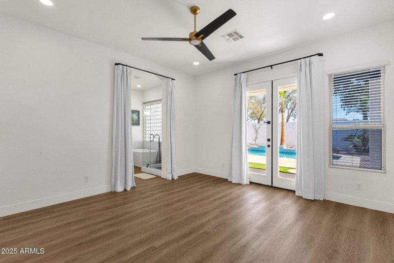 24-web-or-mls-389-w-fairway-pl