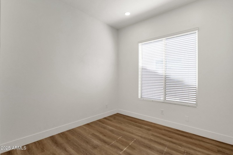 34-web-or-mls-389-w-fairway-pl