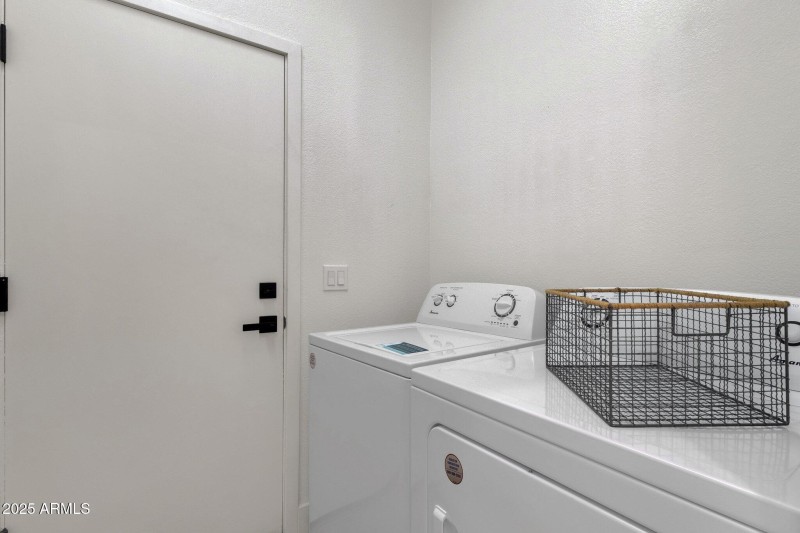 35-web-or-mls-389-w-fairway-pl