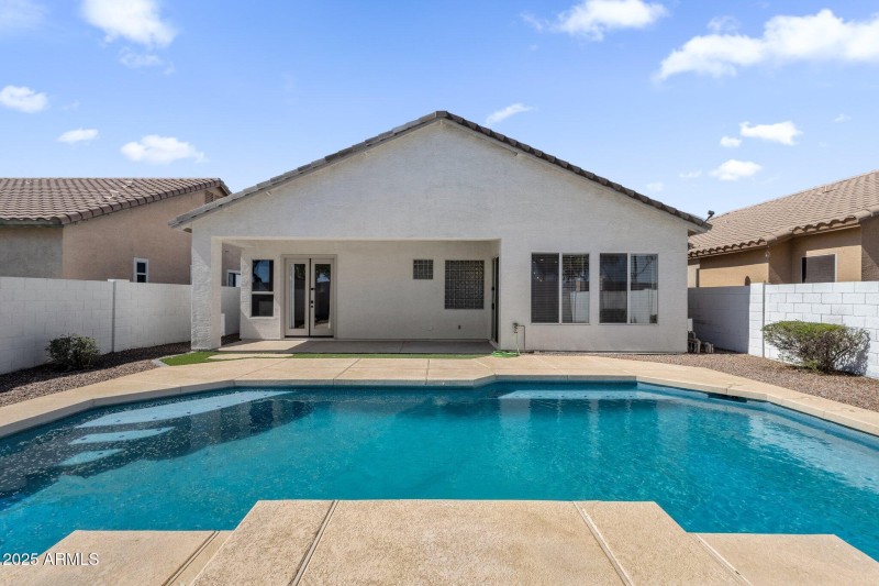 42-web-or-mls-389-w-fairway-pl