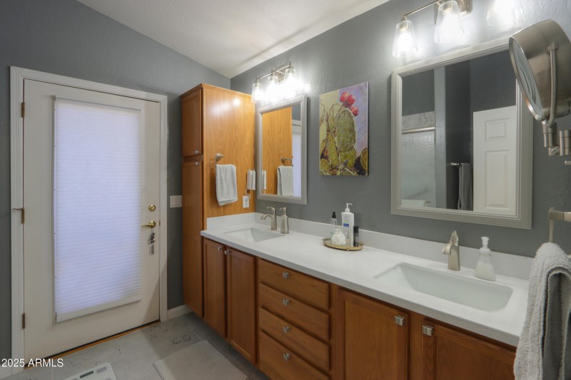 master bath double sinks