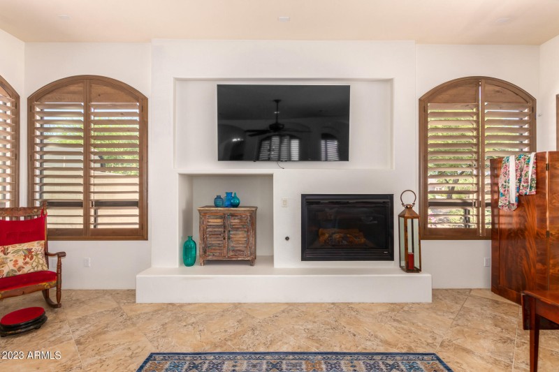 FIREPLACE NICHE WALL