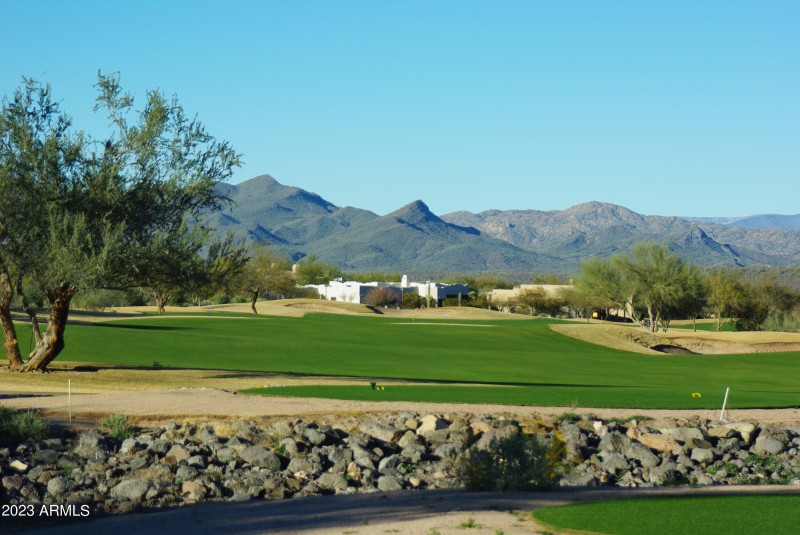 STUNNING VIEWS FROM GOLF COURSE