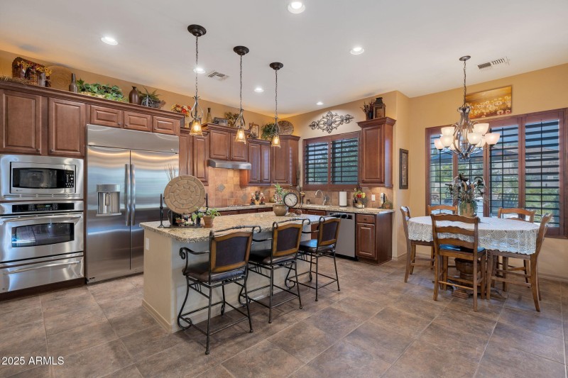 10-web-or-mls-Qp-2483