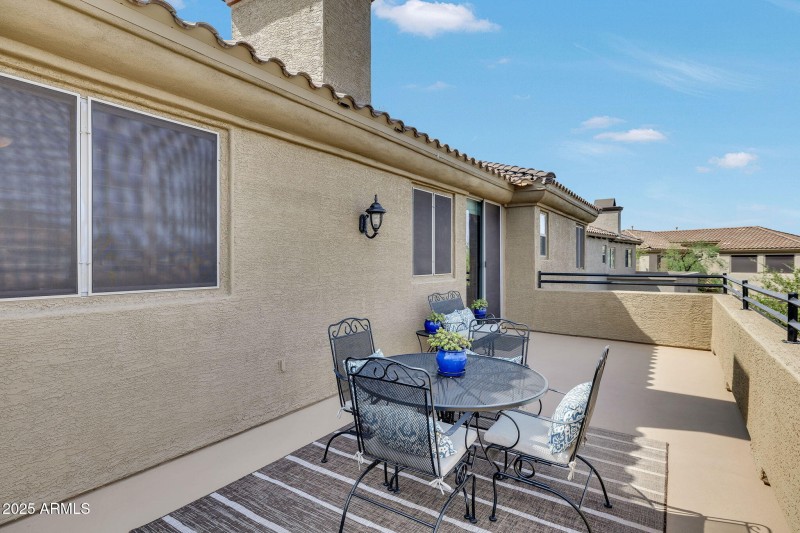 19-web-or-mls-Qp-2563