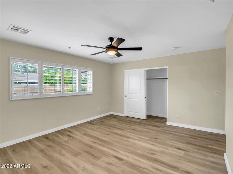 32-8637 E Mulberry St-32