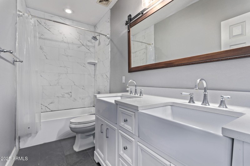 Basement full bathroom