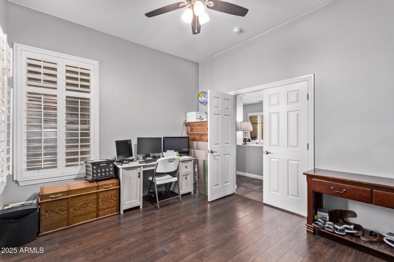 Den/Office Main level