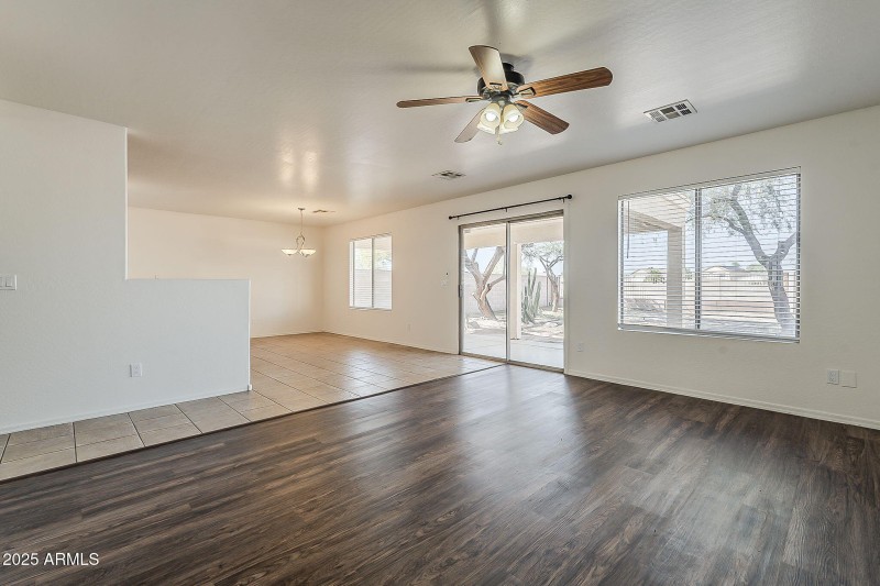 10-web-or-mls-Lush Vista-10