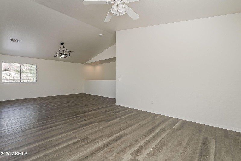 28-web-or-mls-Lush Vista-28