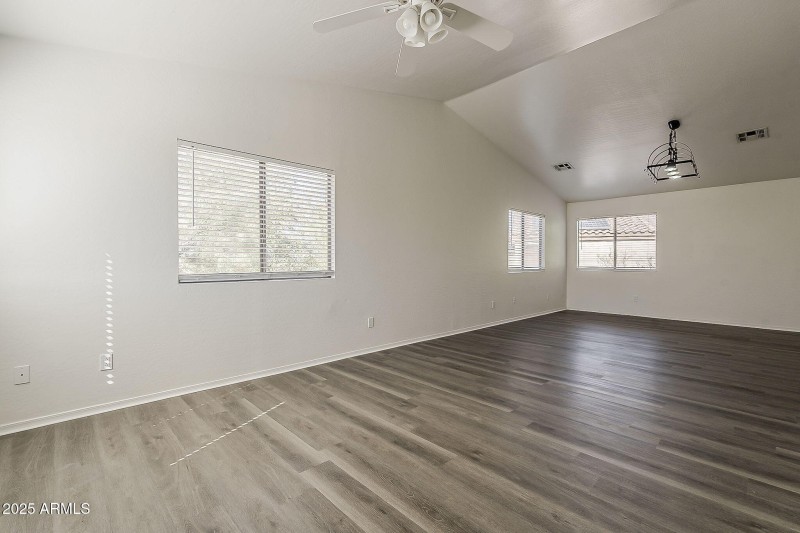 29-web-or-mls-Lush Vista-29