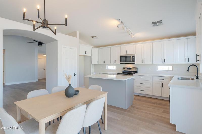 Eat In Kitchen Virtual stage 2