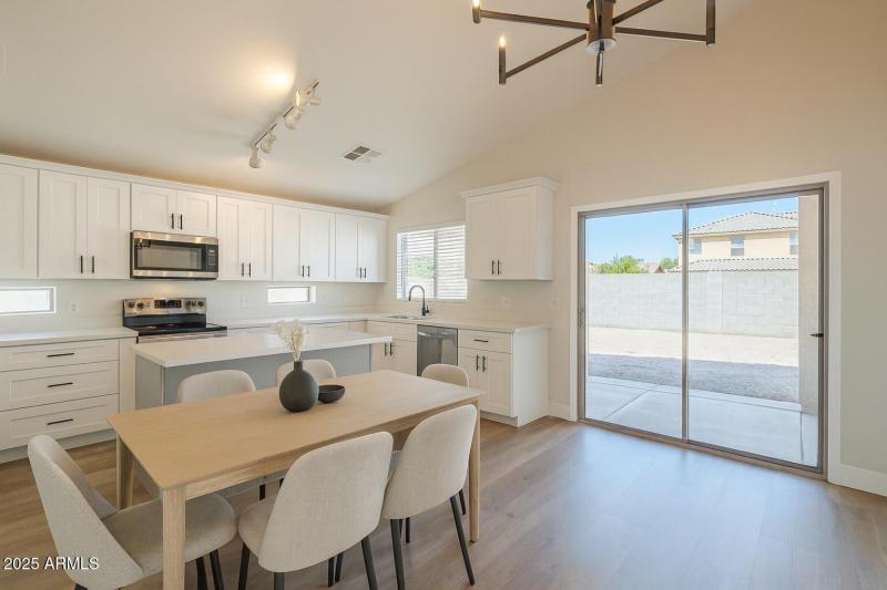 Eat In Kitchen Virtual stage