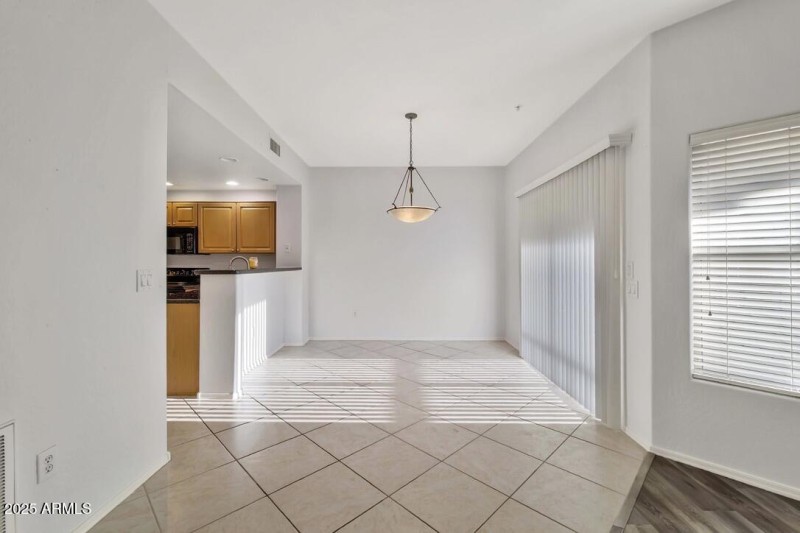 F4059F4F-EE7A-4B28-AD1E-EDE73C952E97_1_1