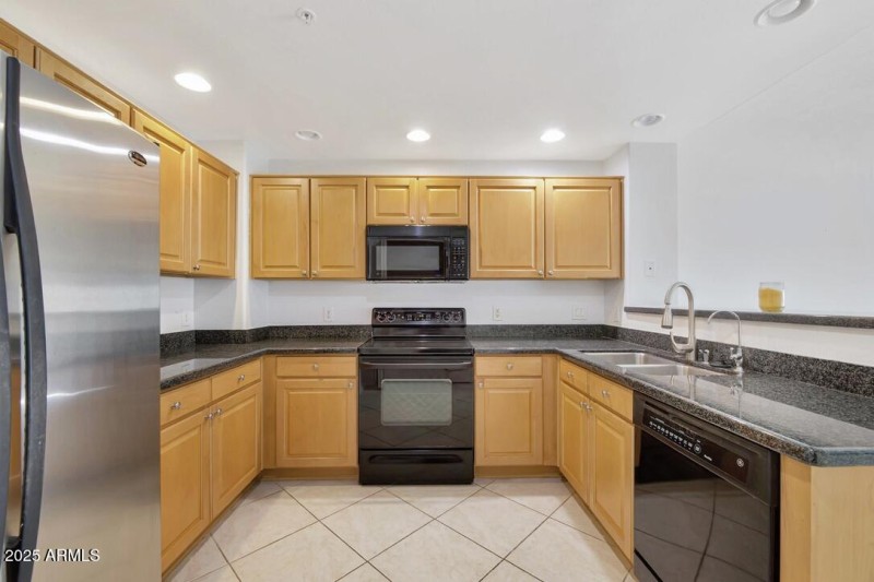 00ABD19D-7FF8-4C3A-A075-DC150E0DCBE8_1_1