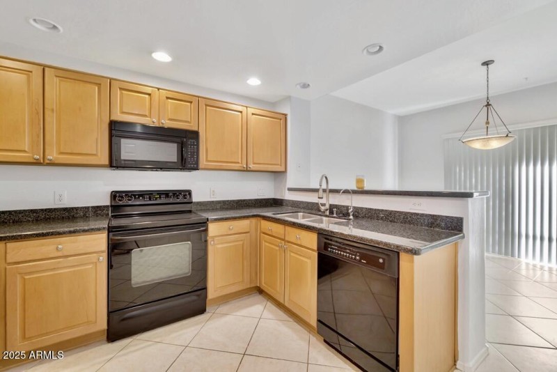 4093CBA4-DDE1-48F3-89FA-281B22F5C17B_1_1