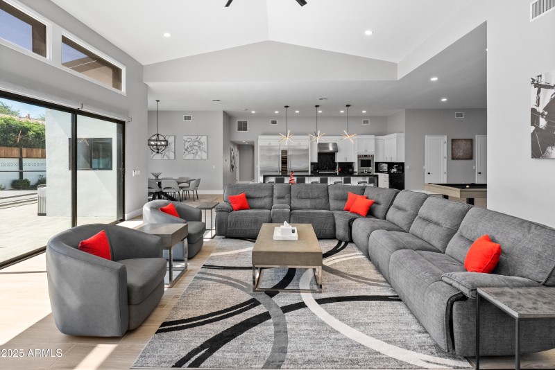 6715 E Montecito Ave-47