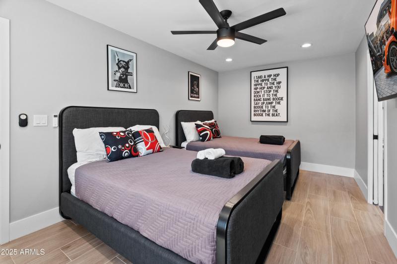 6715 E Montecito Ave-16