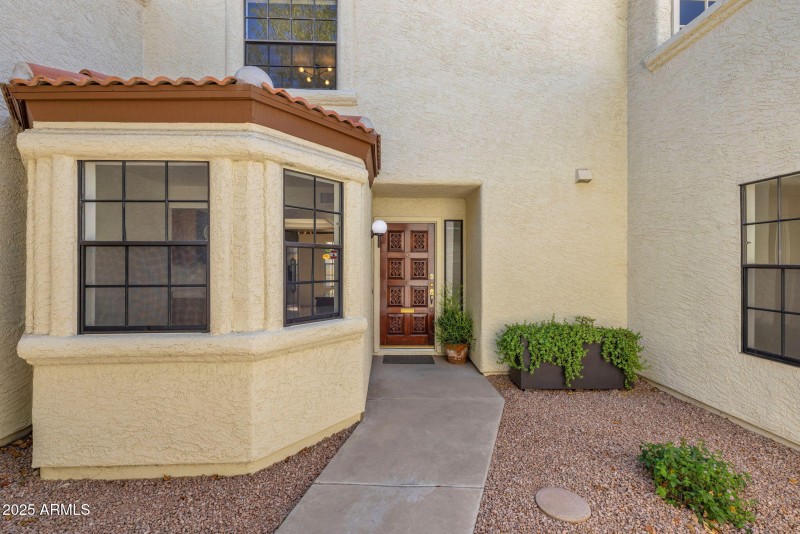 63-web-or-mls-896A8219