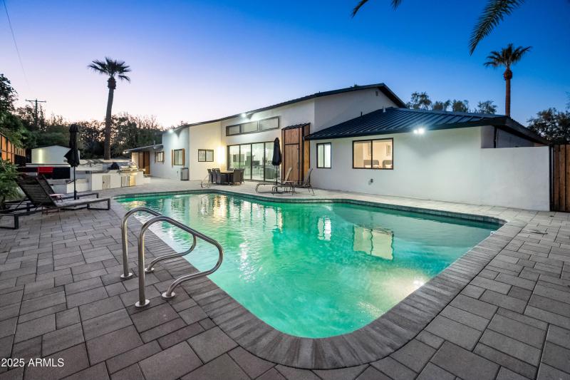 6715 E Montecito Ave-96