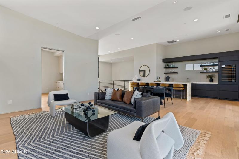 29-web-or-mls-37200-n-cave-creek-rd