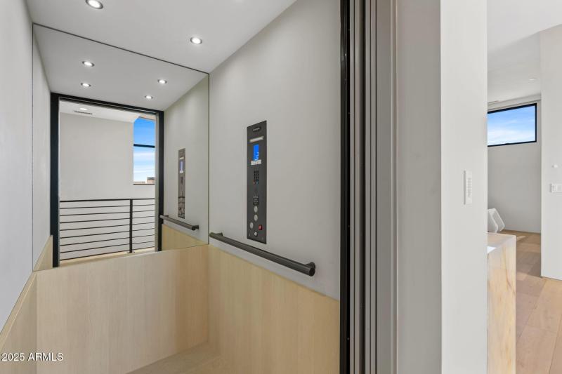 34-web-or-mls-37200-n-cave-creek-rd