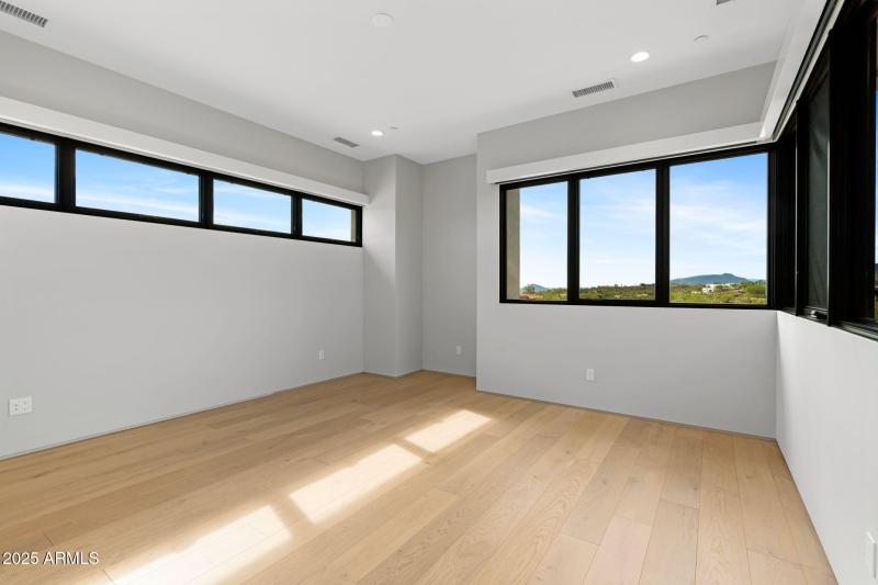 37-web-or-mls-37200-n-cave-creek-rd