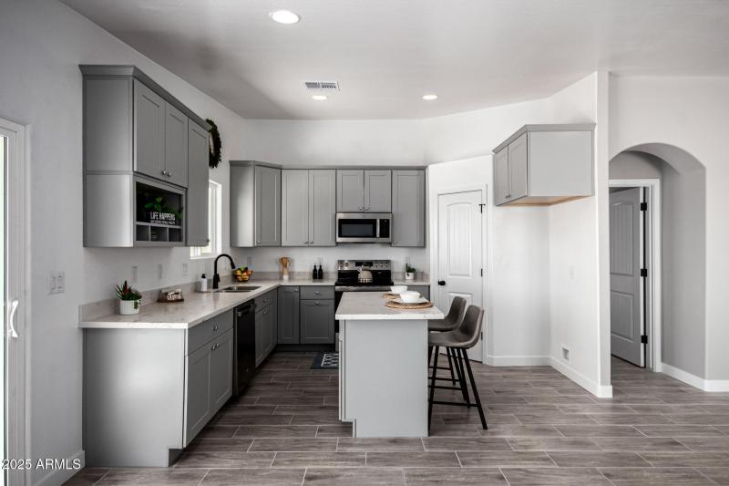 42761 W INDIANOLA AVE, Tonopah, AZ 85354