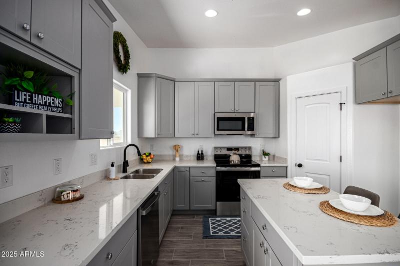 42761 W INDIANOLA AVE, Tonopah, AZ 85354