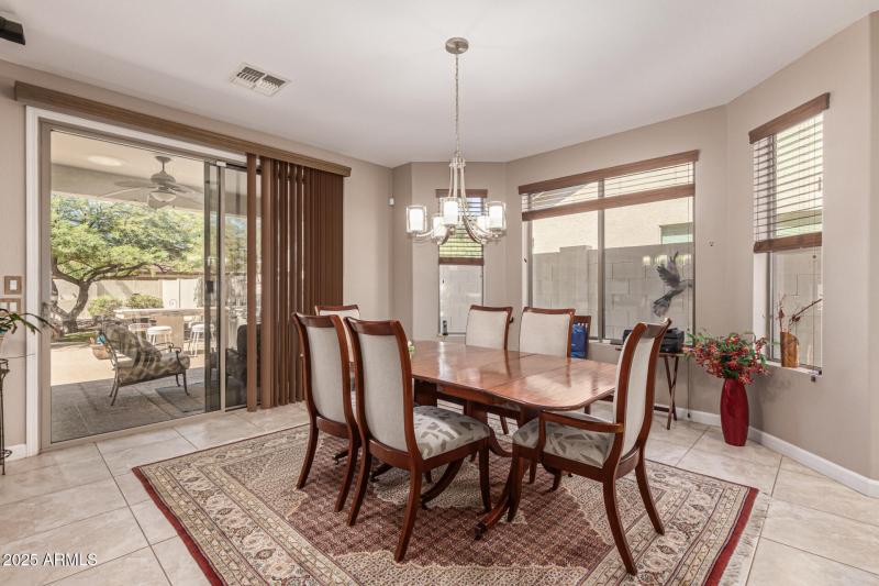 Great Space for Dining with your friends