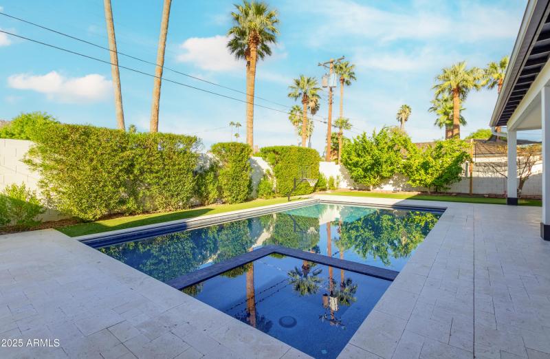 GORGEOUS LANDSCAPING