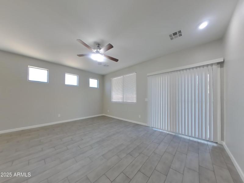 15_pc_svA7ntzAIE_aiBrAp3NK5_layout_0