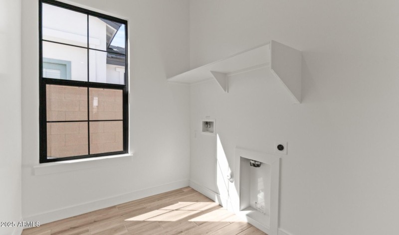 FSVV Lot #43 Laundry (Large)