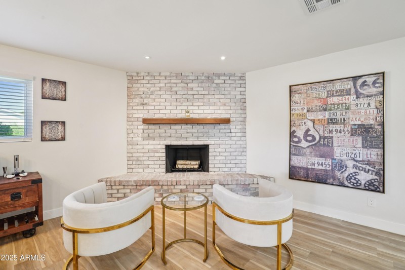 19-print-E Weldon Ave-S0210-010