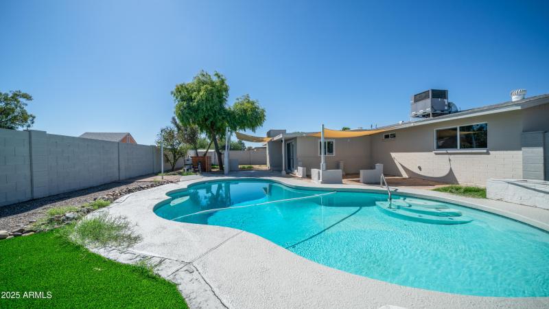 19251 N 17th Dr Exterior Photos-13